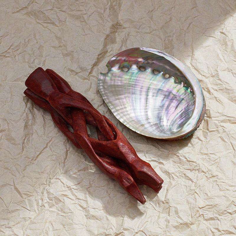 Abalone Shell + Stand - supplier product contents