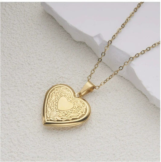 Gold large heart 29*29mm photo locket necklace with pendant and chain