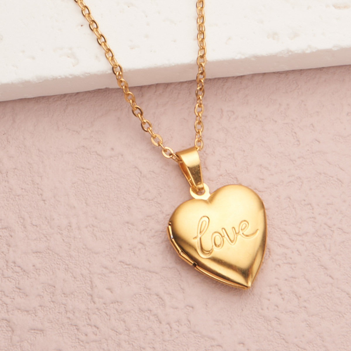 Gold small love heart 22*19mm photo locket necklace with pendant and chain