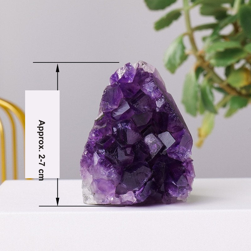 Small standing amethyst cluster with English size guide